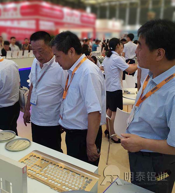 精东视频app下载铝业展会现场